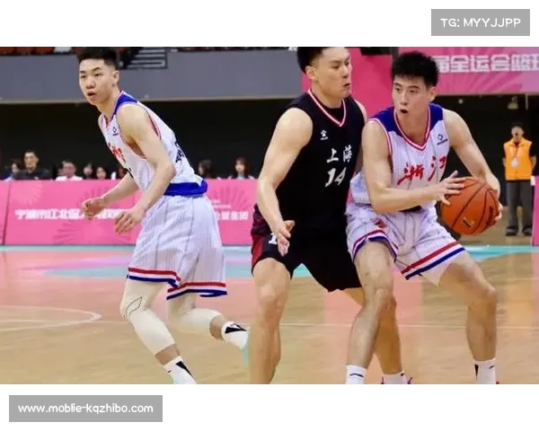 上海男篮潜力新人显现，成小组赛黑马